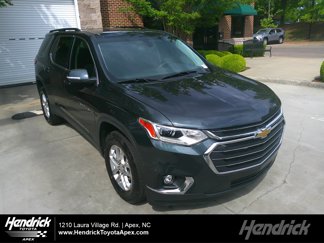 Used 2021 Chevrolet Traverse LT image 1