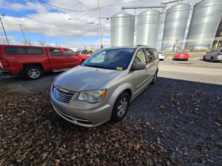 Used 2013 Chrysler Town & Country Touring image 1