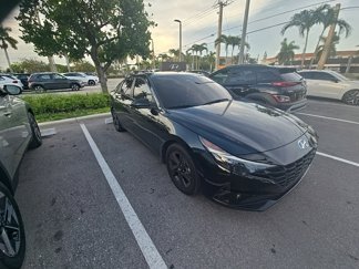 Used 2022 Hyundai Elantra SEL w/ Cargo Package image 1