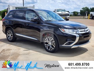 Used 2018 Mitsubishi Outlander SE image 1