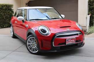 Certified 2024 MINI Cooper SE image 1