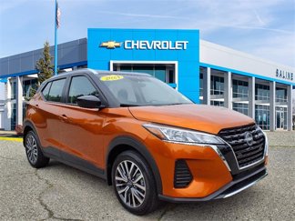 Used 2024 Nissan Kicks SV image 1
