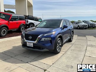 Used 2023 Nissan Rogue SV image 1