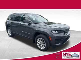 Used 2025 Jeep Grand Cherokee Laredo X image 1