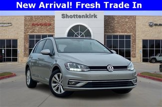 Used 2018 Volkswagen Golf SE image 1