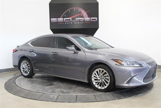 Used 2019 Lexus ES 300h image 1