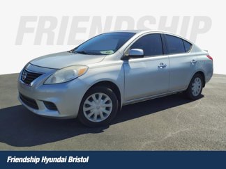Used 2014 Nissan Versa SV image 1