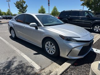 Used 2025 Toyota Camry LE image 1