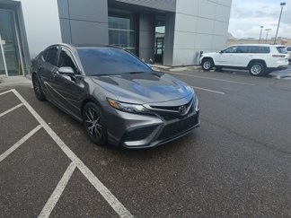 Used 2023 Toyota Camry SE image 1