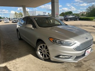 Used 2017 Ford Fusion SE w/ Fusion SE Technology Package image 1