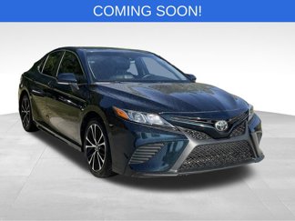 Used 2018 Toyota Camry SE image 1
