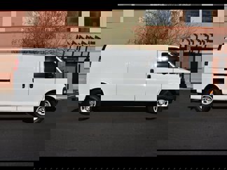 Used 2018 Chevrolet Express 3500 Extended image 1