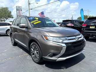 Used 2016 Mitsubishi Outlander SEL image 1