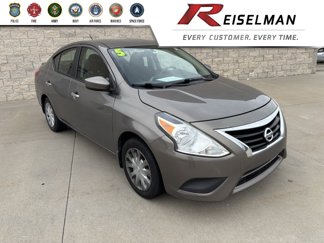 Used 2015 Nissan Versa SV image 1