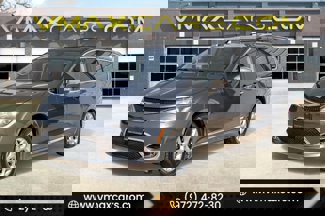 Used 2020 Chrysler Pacifica Limited image 1
