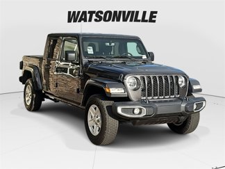 Used 2022 Jeep Gladiator Sport image 1