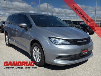 Used 2021 Chrysler Voyager LX image 1