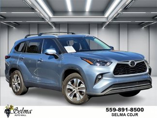 Used 2022 Toyota Highlander XLE image 1