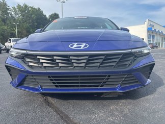 Used 2024 Hyundai Elantra SEL image 1