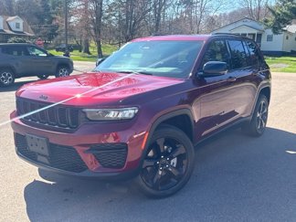 Used 2024 Jeep Grand Cherokee Altitude image 1