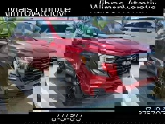 Used 2024 GMC Terrain SLE w/ Driver Convenience Package image 1