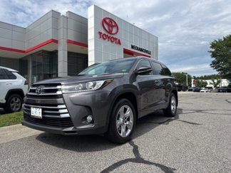 Used 2017 Toyota Highlander Limited image 1