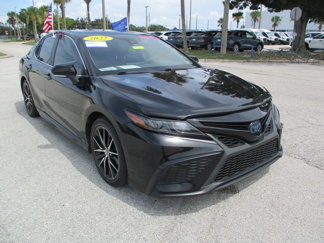 Used 2022 Toyota Camry SE image 1