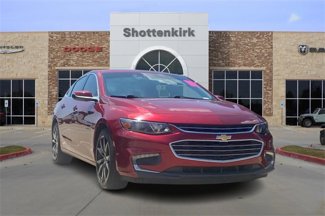 Used 2017 Chevrolet Malibu LT image 1
