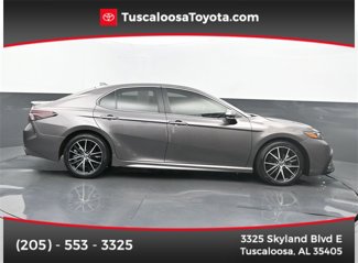Used 2024 Toyota Camry SE image 1