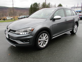 Used 2019 Volkswagen Golf Alltrack SE image 1