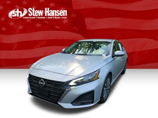 Used 2023 Nissan Altima 2.5 SV image 1