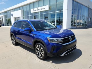 Certified 2024 Volkswagen Taos SE image 1
