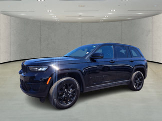Used 2024 Jeep Grand Cherokee Altitude image 1