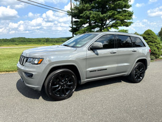 Used 2019 Jeep Grand Cherokee Altitude image 1