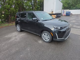 Used 2023 Kia Soul LX image 1