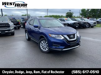 Used 2018 Nissan Rogue SV image 1