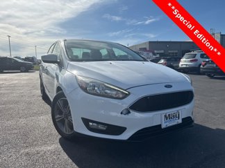 Used 2018 Ford Focus SE w/ SE Appearance Package image 1