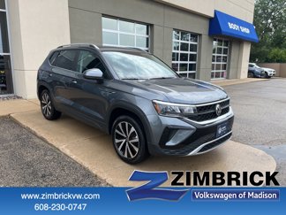 Certified 2022 Volkswagen Taos SE image 1