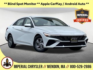 Used 2024 Hyundai Elantra SE image 1