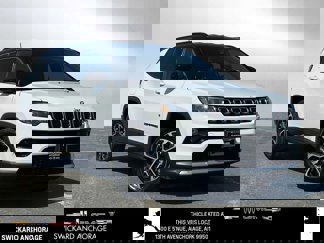 Used 2023 Jeep Compass Limited image 1