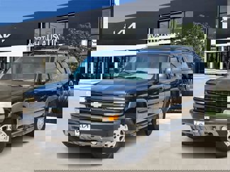 Used 2001 Chevrolet Tahoe LS image 1