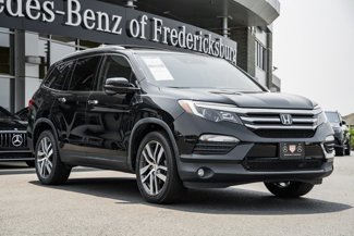 Used 2017 Honda Pilot Touring image 1