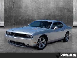 Used 2012 Dodge Challenger SXT image 1