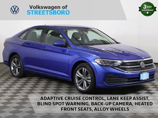 Used 2024 Volkswagen Jetta SE image 1
