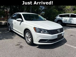 Used 2016 Volkswagen Passat 1.8T S image 1