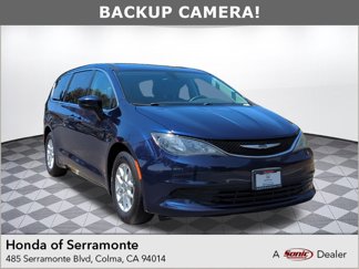 Used 2017 Chrysler Pacifica LX image 1