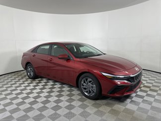Used 2024 Hyundai Elantra SEL image 1
