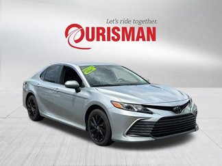 Used 2022 Toyota Camry LE image 1