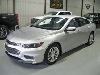 Used 2017 Chevrolet Malibu LT image 1