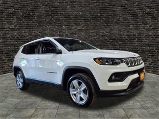 Certified 2022 Jeep Compass Latitude image 1